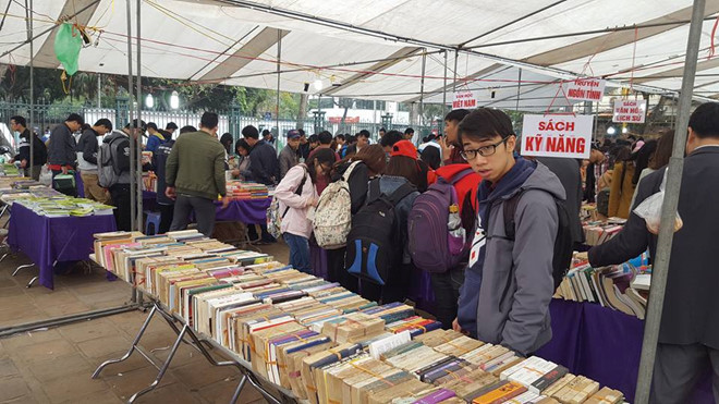 20 tấn sách được bày bán tại hội sách cũ Hà Nội tháng 3
